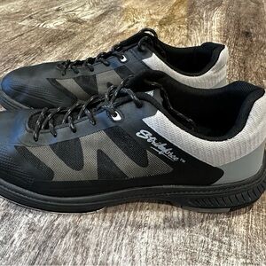 KR Strikeforce Men's Epic Black/Charcoal Right Hand Bowling Shoes